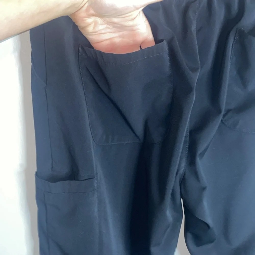 🌵Black scrub bottoms with original drawstring and pockets! - Picture 2 of 8